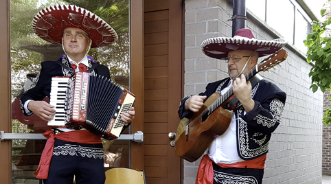 Parades in Frankrijk acts en artiesten